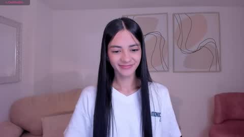 Snapshot of hannahjamesx chatting on 10.05.25 HANNAH J online show from 10.05.25