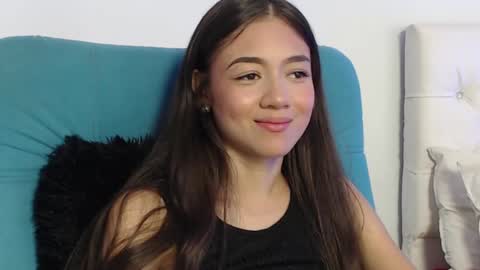 Snapshot of hantonella chatting on 12.18.24 Anto online show from 12.18.24