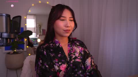 Snapshot of hanymel chatting on 12.29.24 Mizi online show from 12.29.24