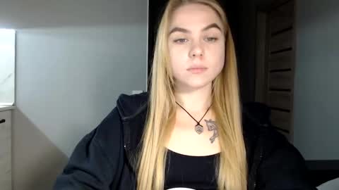 Snapshot of happy_fox_ chatting on 12.12.24 happy_fox_ online show from 12.12.24