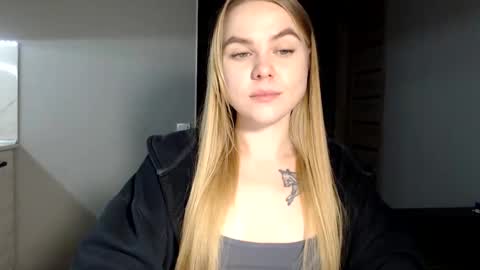 Snapshot of happy_fox_ chatting on 02.17.25 happy_fox_ online show from 02.17.25