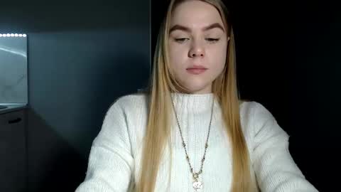 Snapshot of happy_fox_ chatting on 02.19.25 happy_fox_ online show from 02.19.25