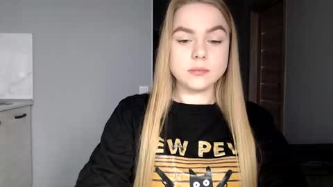 Snapshot of happy_fox_ chatting on 03.03.25 happy_fox_ online show from 03.03.25