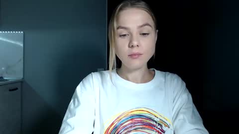 Snapshot of happy_fox_ chatting on 10.19.25 happy_fox_ online show from 10.19.25