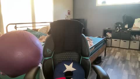 Snapshot of hard_irishman chatting on 11.03.25 Zach online show from 11.03.25