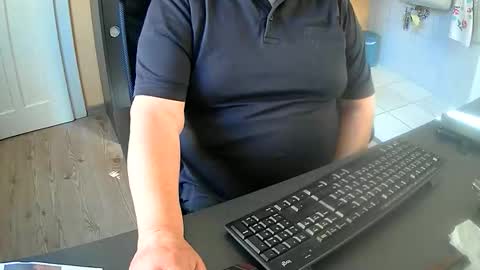 Snapshot of hardy3251 chatting on 09.18.25 hardy3251 online show from 09.18.25