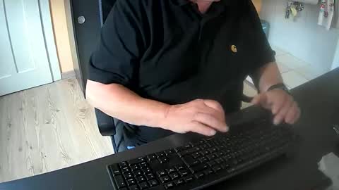 Snapshot of hardy3251 chatting on 09.22.25 hardy3251 online show from 09.22.25