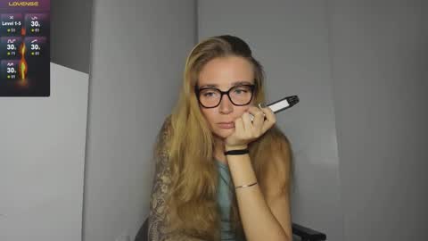 Snapshot of harley_everly chatting on 09.25.25 Tasya online show from 09.25.25