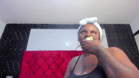 Snapshot of harleyevaans chatting on 01.20.25 Harley Evaans online show from 01.20.25