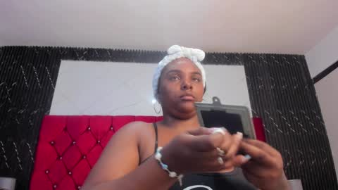 Snapshot of harleyevaans chatting on 01.21.25 Harley Evaans online show from 01.21.25