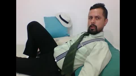 Snapshot of harry_goldenmillerx10fun chatting on 01.09.25  Harry    online show from 01.09.25