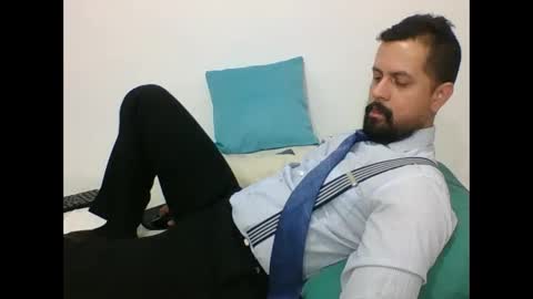 Snapshot of harry_goldenmillerx10fun chatting on 01.17.25  Harry    online show from 01.17.25