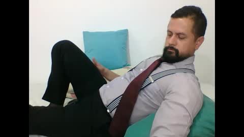 Snapshot of harry_goldenmillerx10fun chatting on 03.12.25  Harry    online show from 03.12.25