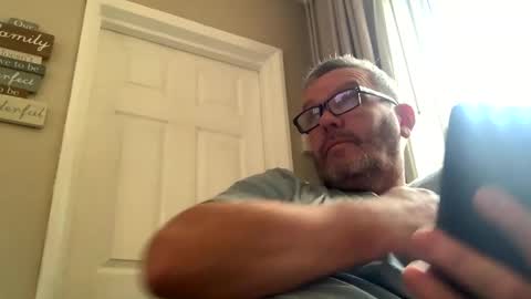 Snapshot of hawks2113 chatting on 12.23.24 hawks2113 online show from 12.23.24