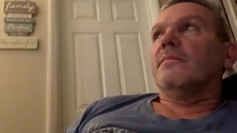 Snapshot of hawks2113 chatting on 01.26.25 hawks2113 online show from 01.26.25