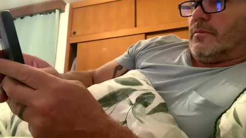 Snapshot of hawks2113 chatting on 02.24.25 hawks2113 online show from 02.24.25