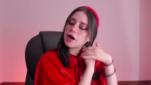 HazelKush online show from 10.17.25