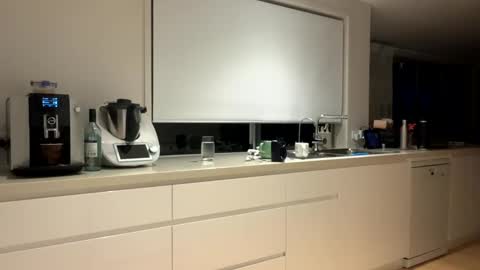 Snapshot of hb2283 chatting on 12.10.24 h babe online show from 12.10.24