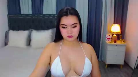 Snapshot of heavenlytransx chatting on 02.24.25 ITS FREE TO ASK online show from 02.24.25