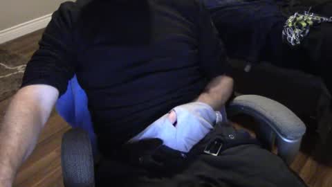 Snapshot of heavilyhung chatting on 10.07.25 John online show from 10.07.25