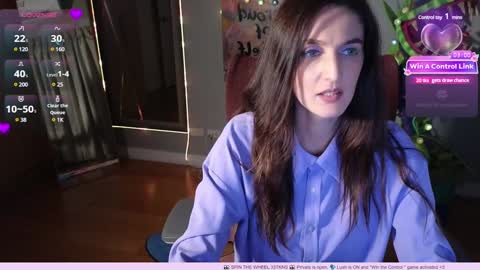 Snapshot of heidiluceous chatting on 01.13.25 Heidi brunette Foxy red head and Carrie blondie online show from 01.13.25