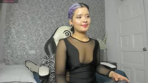 Snapshot of hela_strossner chatting on 09.30.25 Hella online show from 09.30.25