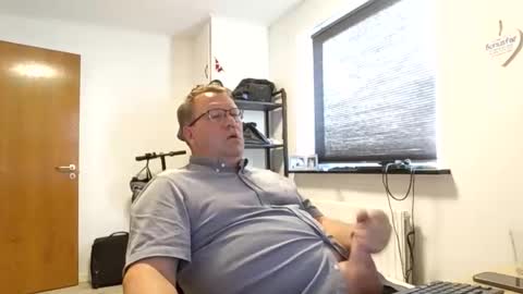 Snapshot of henrikrp1971 chatting on 10.02.25 henrikrp1971 online show from 10.02.25