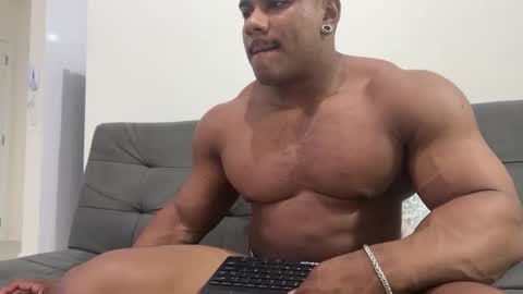 Snapshot of henrimusclee chatting on 01.14.25 Henri online show from 01.14.25