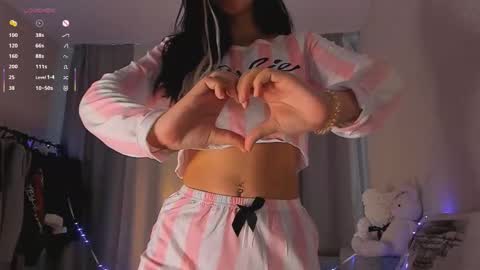 Snapshot of her_dark_poetry chatting on 11.07.25 Batwoman online show from 11.07.25