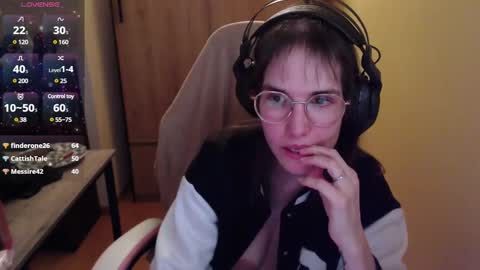 Snapshot of heraluna_ chatting on 12.14.24 HeraLuna online show from 12.14.24