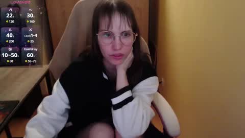 Snapshot of heraluna_ chatting on 01.01.25 HeraLuna online show from 01.01.25