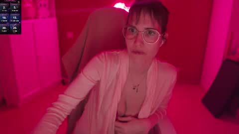 Snapshot of heraluna_ chatting on 01.12.25 HeraLuna online show from 01.12.25