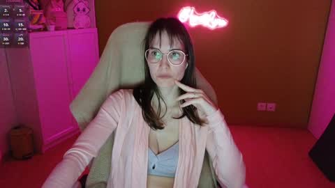 Snapshot of heraluna_ chatting on 01.15.25 HeraLuna online show from 01.15.25