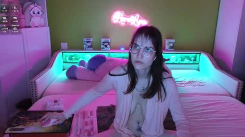 Snapshot of heraluna_ chatting on 02.13.25 HeraLuna online show from 02.13.25