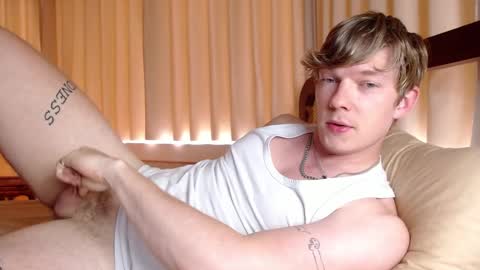 Snapshot of hercules__ chatting on 12.11.24 Gregblonde Alextattoo online show from 12.11.24