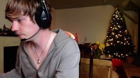 Snapshot of hercules__ chatting on 01.06.25 Gregblonde Alextattoo online show from 01.06.25