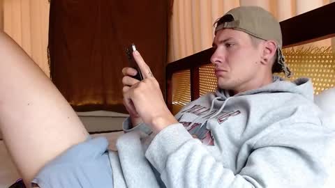 Snapshot of hercules__ chatting on 03.04.25 Gregblonde Alextattoo online show from 03.04.25