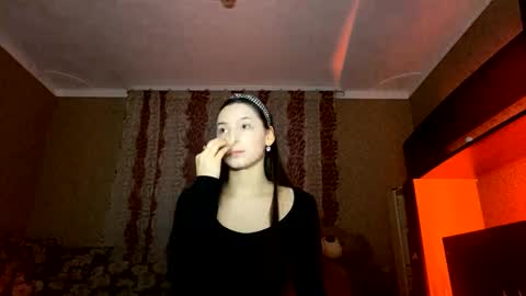 Snapshot of herlindabollis chatting on 10.25.25 Poly online show from 10.25.25