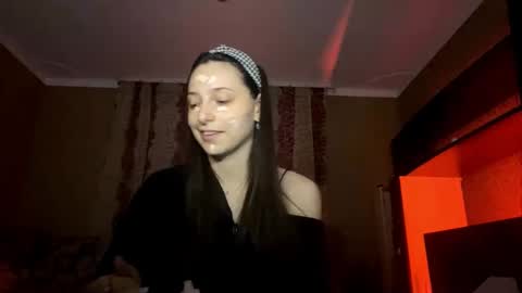 Snapshot of herlindabollis chatting on 10.28.25 Poly online show from 10.28.25