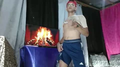 Snapshot of hidden_hairypigass chatting on 11.11.25 HIDDEN YUDEVIL online show from 11.11.25