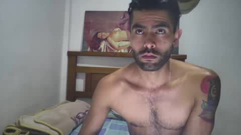 Snapshot of hideonbush051 chatting on 09.11.25 hideonbush online show from 09.11.25