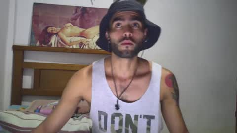 Snapshot of hideonbush051 chatting on 09.16.25 hideonbush online show from 09.16.25