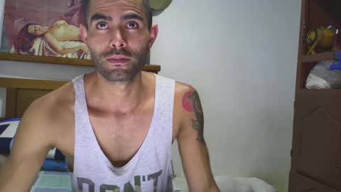 Snapshot of hideonbush051 chatting on 09.17.25 hideonbush online show from 09.17.25