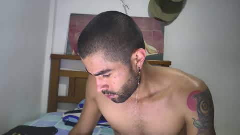 Snapshot of hideonbush051 chatting on 09.22.25 hideonbush online show from 09.22.25