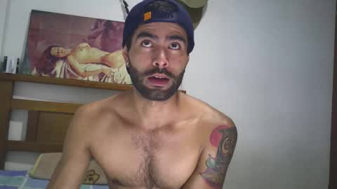 Snapshot of hideonbush051 chatting on 10.29.25 hideonbush online show from 10.29.25