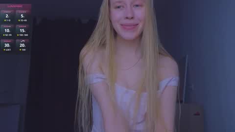 Snapshot of hihi_im_chloe chatting on 10.17.25 Chloe online show from 10.17.25