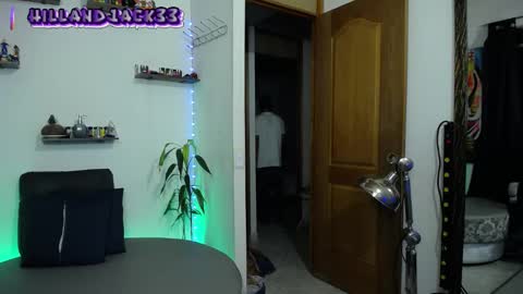 Snapshot of hill_and_jack chatting on 01.22.25 Hill and Jack online show from 01.22.25