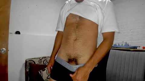 Snapshot of himoreno97 chatting on 01.27.25 Hi moreno online show from 01.27.25