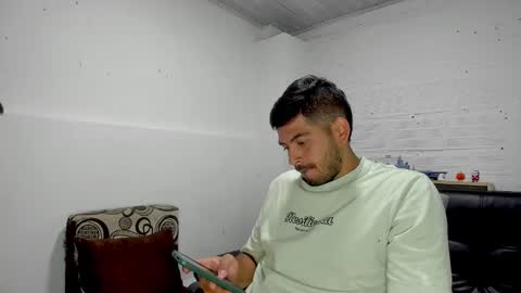 Snapshot of himoreno97 chatting on 02.01.25 Hi moreno online show from 02.01.25