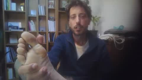 Snapshot of hitmenoww chatting on 10.17.25 hitmenoww online show from 10.17.25